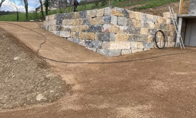 Création d'un enrochement pour mur en soutènement à Mende, Mende, SARL BEAU TP